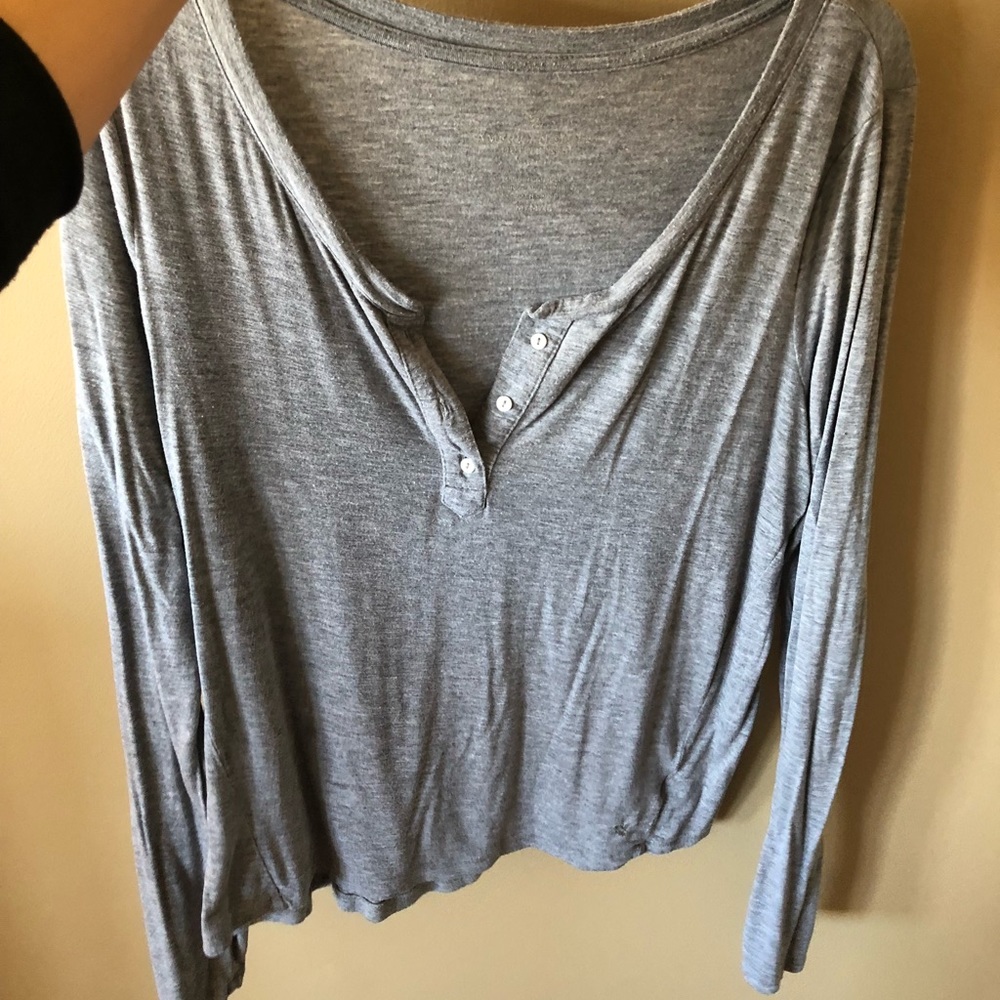 American Eagle Gray Long Sleeve